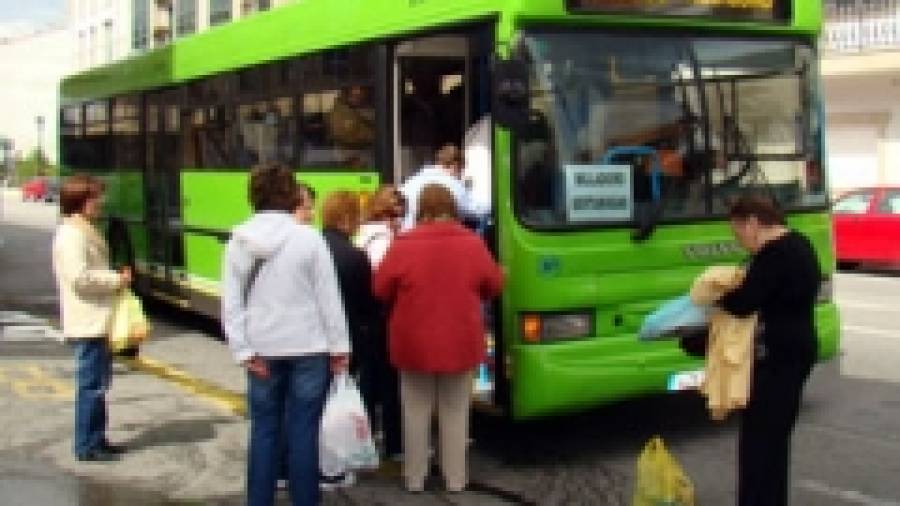 Euro y medio de ahorro para los usuarios del bus comarcal