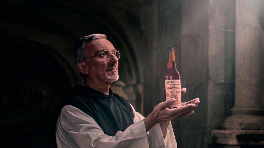 Imagen de promoción de la cerveza Abadía Sobrado dos Monxes. Foto: Estrella Galicia