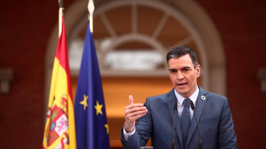 El presidente del gobierno, Pedro Sánchez, ayer en rueda de prensa en Moncloa. E.P.
