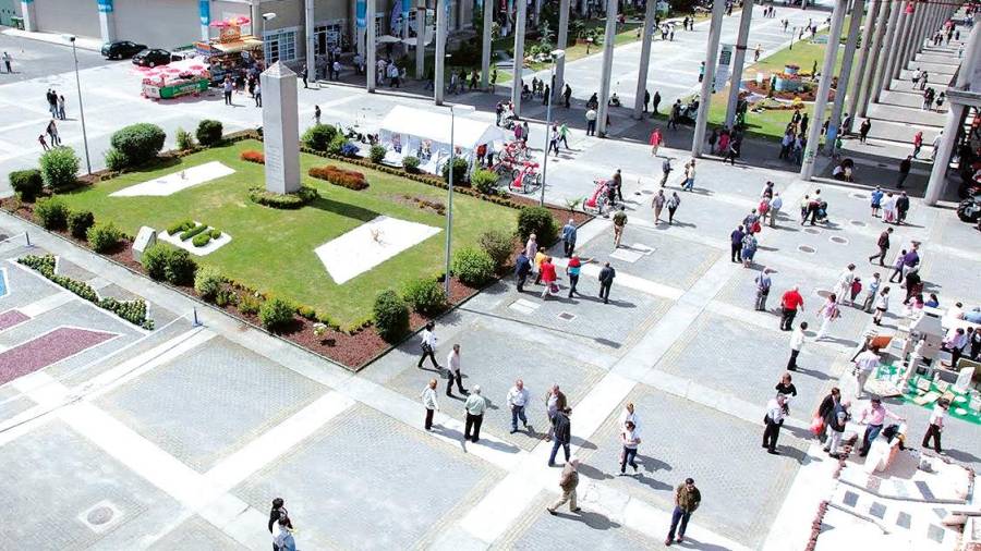 Plaza y paseo central del recinto de la Feria Internacional de Galicia Abanca. Foto: F.I.G.A.