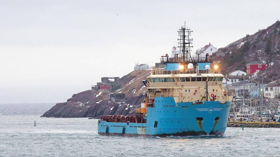 abordaje. El buque canadiense ‘Nexus’ llegando ayer al Puerto de San Juan de Terranova. Foto: Paul Daly 