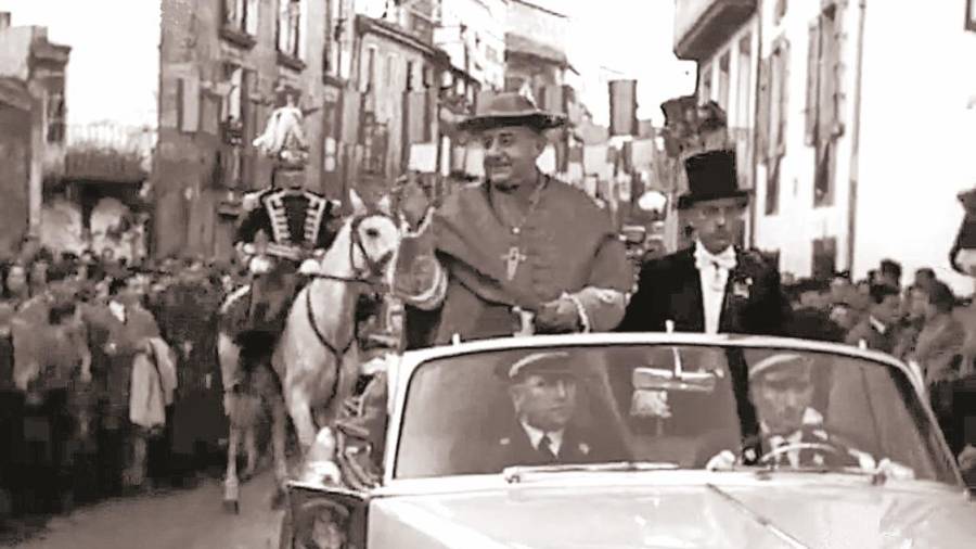 El cardenal Quiroga Palacios llegó a la ciudad de Santiago el 11 de diciembre de 1949