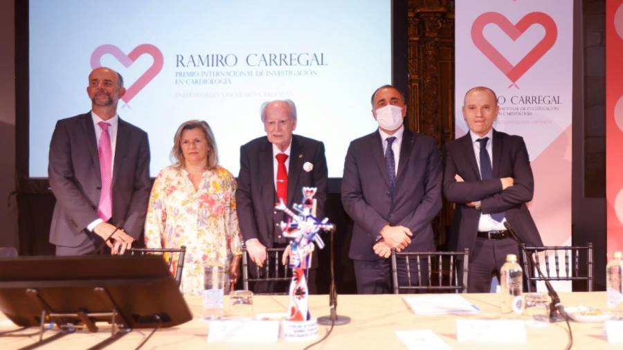 acto de entrega a Carlos Peña en la pasada edición con el II Premio Ramiro Carregal de Cardiología