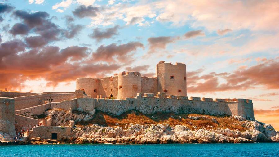 El castillo de If, en Marsella. Esta prisión se hizo mítica cuando Alejandro Dumas la convirtió en el lugar donde encierran a Edmond Dantès, el héroe de su novela El conde de Montecristo (1844).