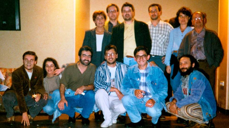 Algúns dos asistentes ao primeiro acto da asociación en Sigüeiro, no ano 1996.