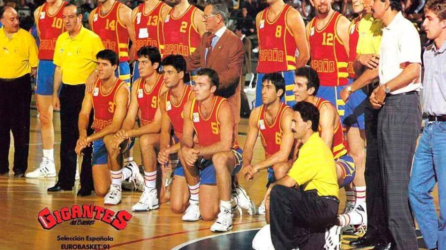 1991 Plantilla y técnicos de la España que logra el bronce en el Campeonato de Europa del 91. Foto: Gigantes