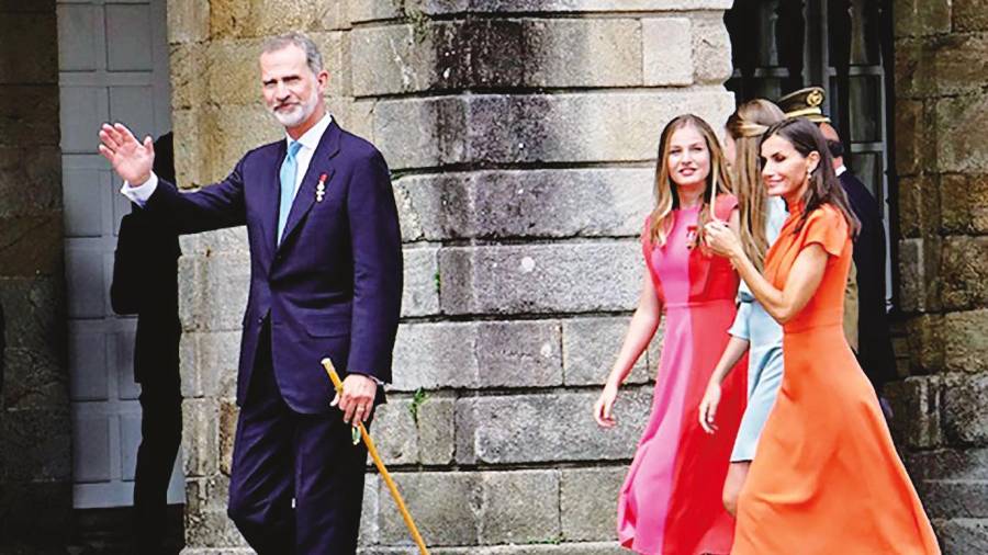 Los reyes, la princesa Leonor y la infanta Sofía en su reciente visita a Compostela. Foto: Fernando Blanco