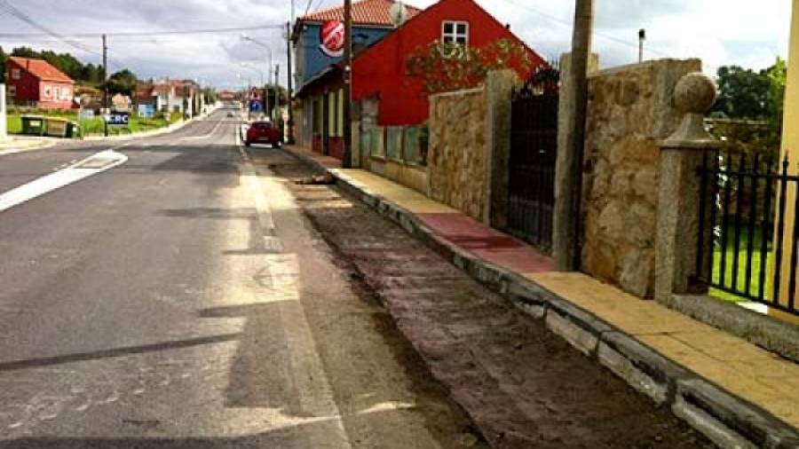 El PSOE de Porto do Son asegura que las aceras de Xuño no son accesibles