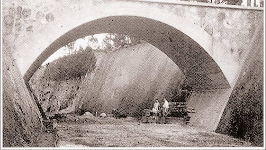 PUENTE DE VEDRA. Construcción del viaducto de Vedra en el año 1949.