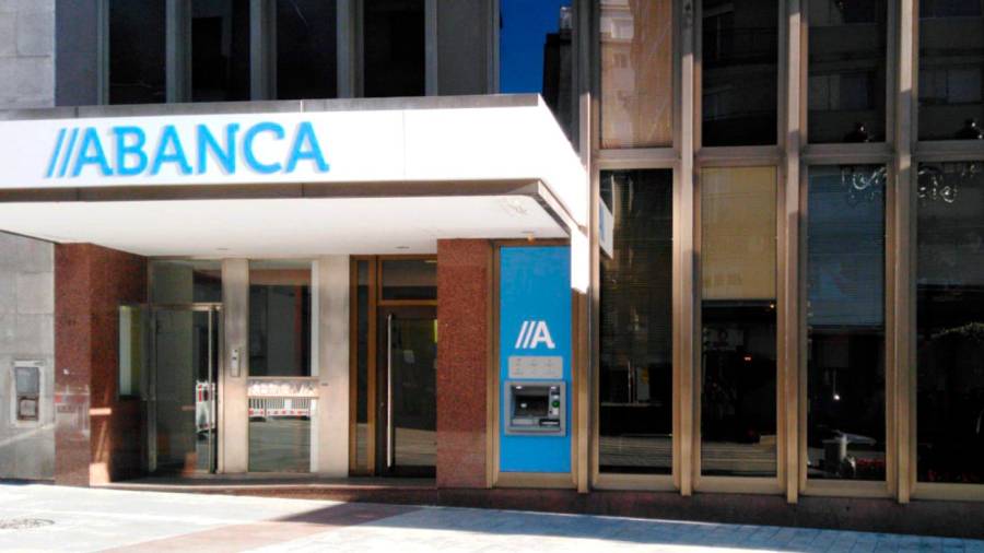 OFICINA PRINCIPAL en Vigo de Abanca, antigua sede del Banco Caixa Geral cuyo negocio en España adquirió. Foto: A.