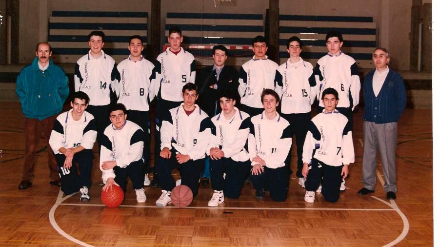 Equipo juvenil de la temporada 92 con el que resurgió el club. Fotos: Cedidas
