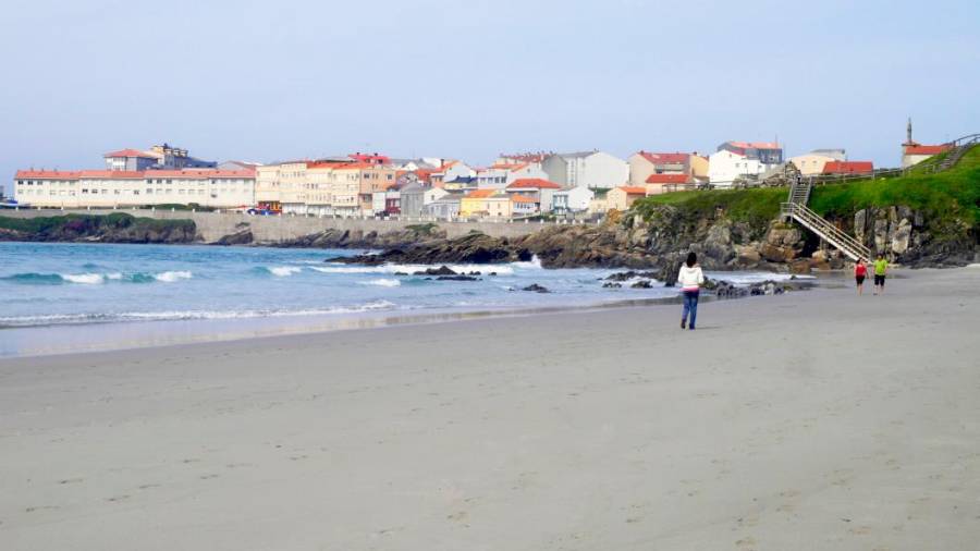 No novo contrato incluíuse por primeira vez a limpeza da praia de Caión. Foto: Turismo de Galicia