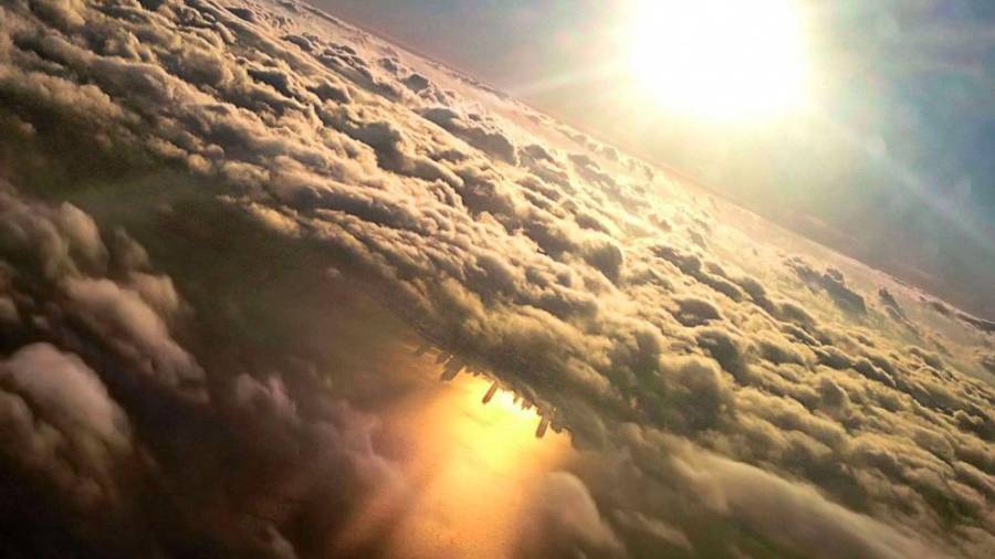 Los rascacielos de Chicago se reflejan en el Lago Michigan. (Fuente, www.intermundial.es)