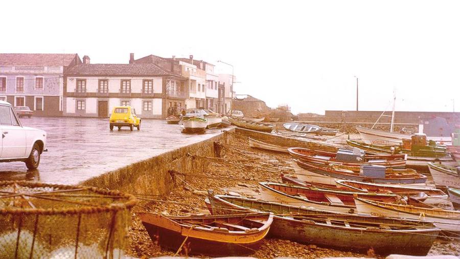 Vista da zona portuaria da vila sonense nos anos 70. Foto: C. 