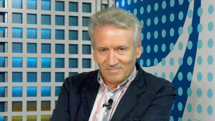 Luis Pérez en el plató de Correo TV, canal que dirigió durante siete años. Foto: ECG