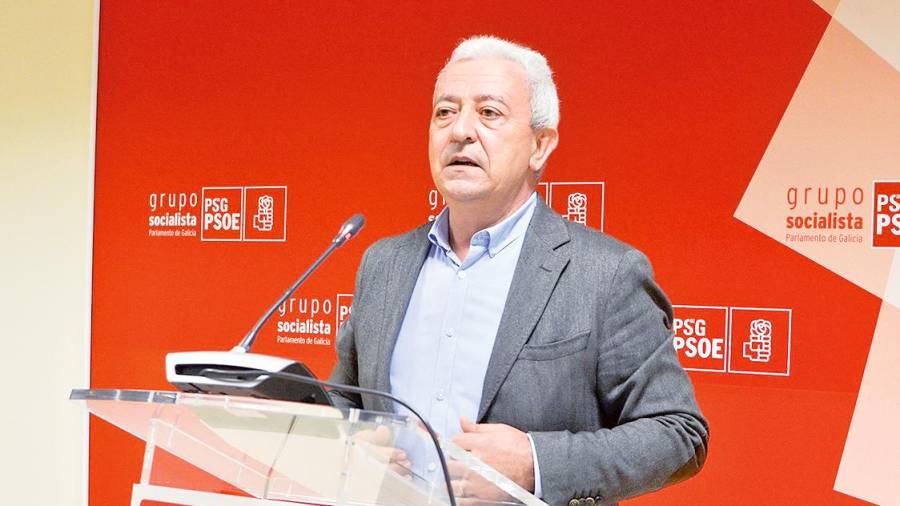 PSDEG. El portavoz parlamentario del PSdeG, Luis Álvarez, se mostró crítico con el “Juego de estrategias” del PP. Foto: E.P.