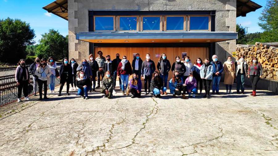 Os participantes no curso de interpretación ambiental impartido en Vedra. Foto: Amabul