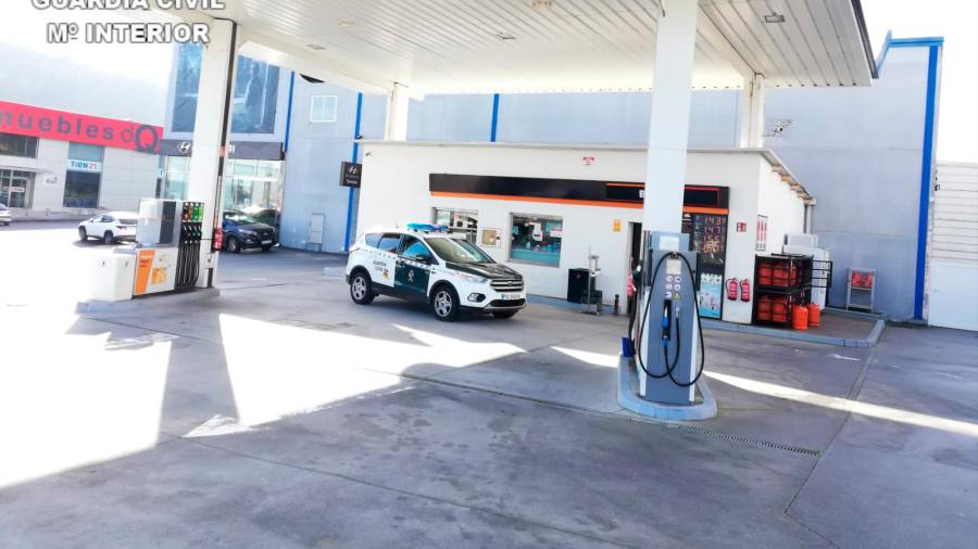 Detenidos dos vecinos de Muros por atracar una gasolinera de la localidad