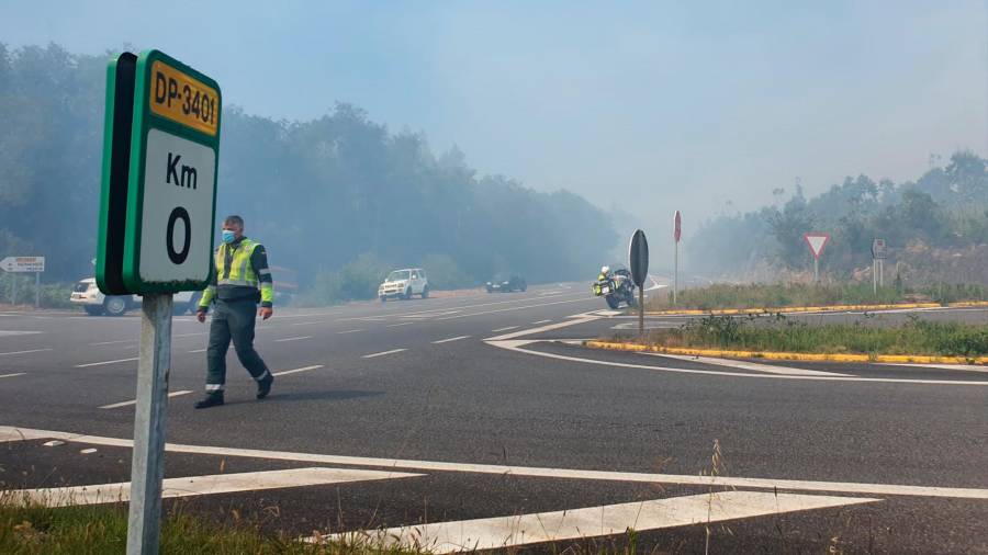 Estabilizado o incendio de Berdoias-Vimianzo que afecta a unhas 30 hectáreas de monte
