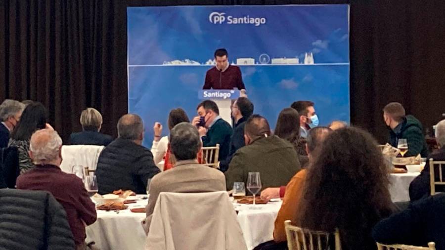 Borja Verea durante su intervención en la reunión celebrada en el hotel Puerta del Camino
