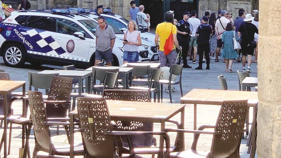 Tres patrullas policiales realizaron controles en el entorno de la Plaza