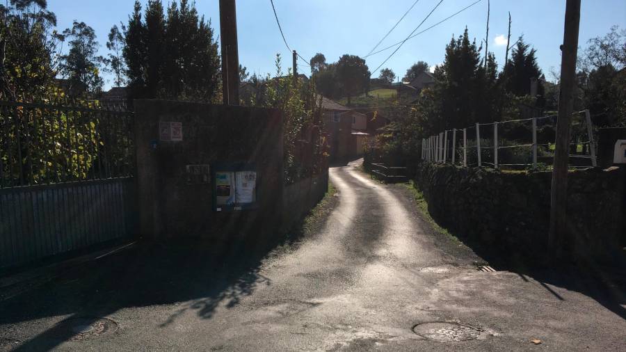 Uno de los tramos de ‘doble sentido’ propuestos para que los vecinos de Cascalleira eviten la dirección única. Foto: BNG