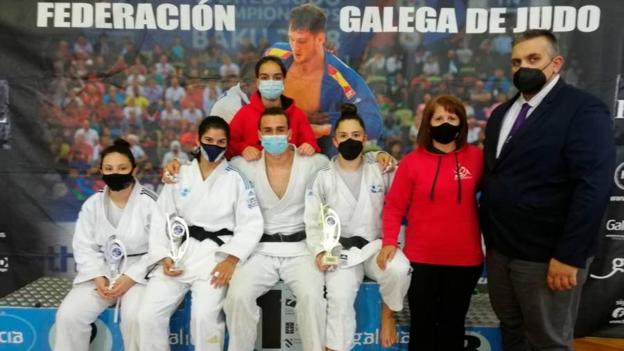 Representantes del Compostela Judo Club en el Campeonato Gallego de Ferrol. Foto: CJC