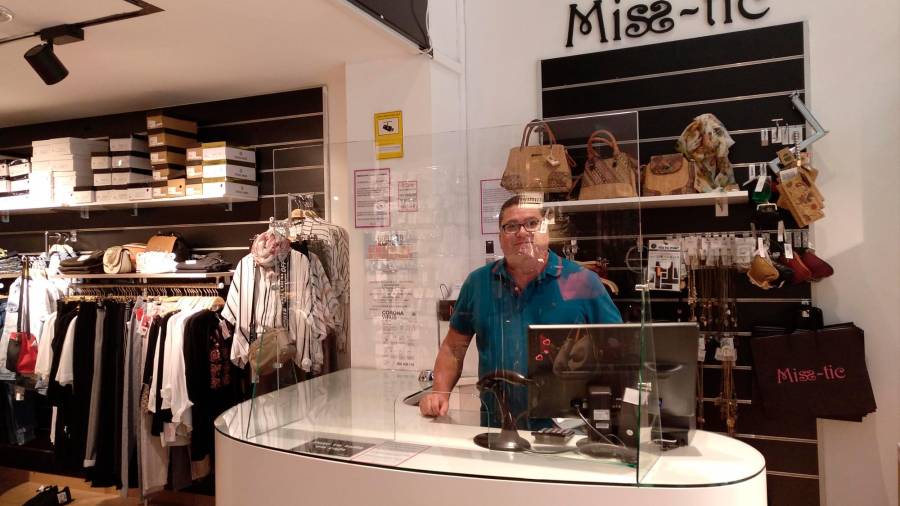 miss-tic, y su responsable José Antonio Pérez, llevan desde 2016 en la planta baja del centro comercial. Foto: ECG