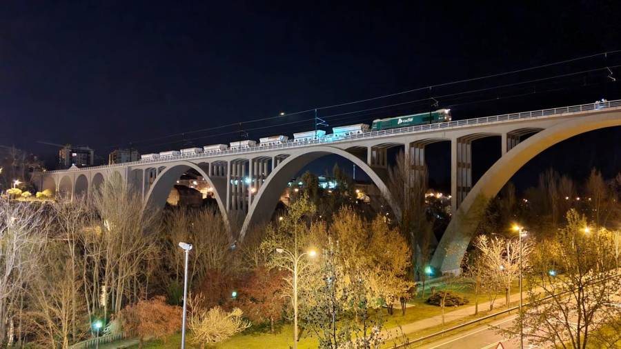 viaducto del miño (ourense). Prueba de carga realizada por Adif AV en este puente de la LAV Madrid Galicia