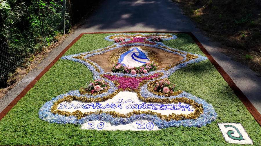 A alfombra da AC San Xoanciño na honra da Virxe. Foto: AC