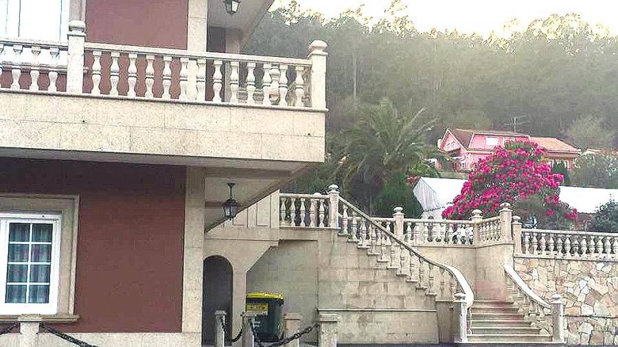 ARTE. Imaxe da balaustrada e da escaleira feitas nunha vivenda por Talleres Picón S.L. de Noia. F: Talleres Picón 