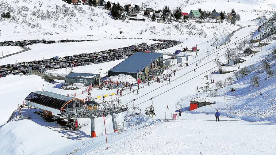 Imaxe panorámica da estación de esquí Fuentes de Invierno no Principado de Asturias. Foto: Fuentes de Invierno