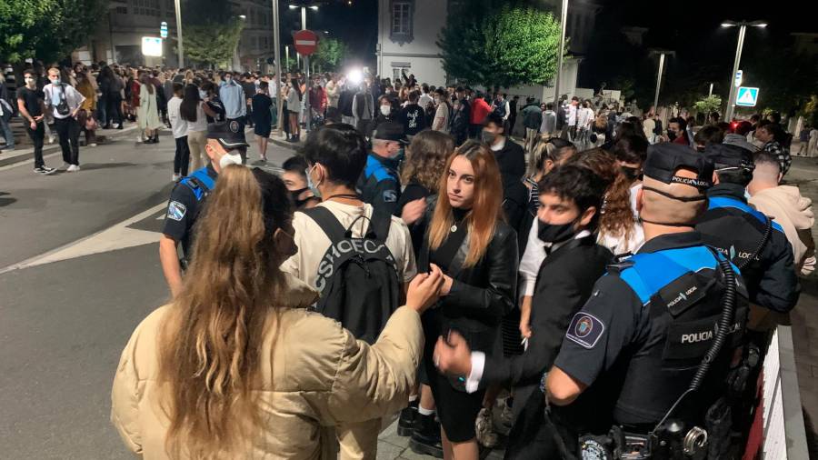 Noche universitaria ‘movidita’ en Santiago con numerosos identificados