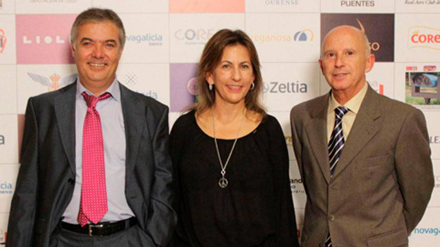 Suso Redondo, a la izquierda, y Luis Gómez, de la empresa GST, con Marta Díaz Baltar, de la firma Galaser. FOTO: F. Blanco, A. Hernández, K. Delgado, P. Sangiao y L. Rodríguez