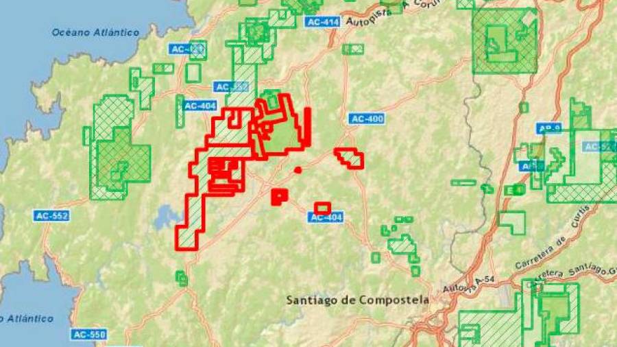 En rojo, zona de prospecciones que incluyen a la parroquia de Castriz, en Santa Comba. Foto: Lema
