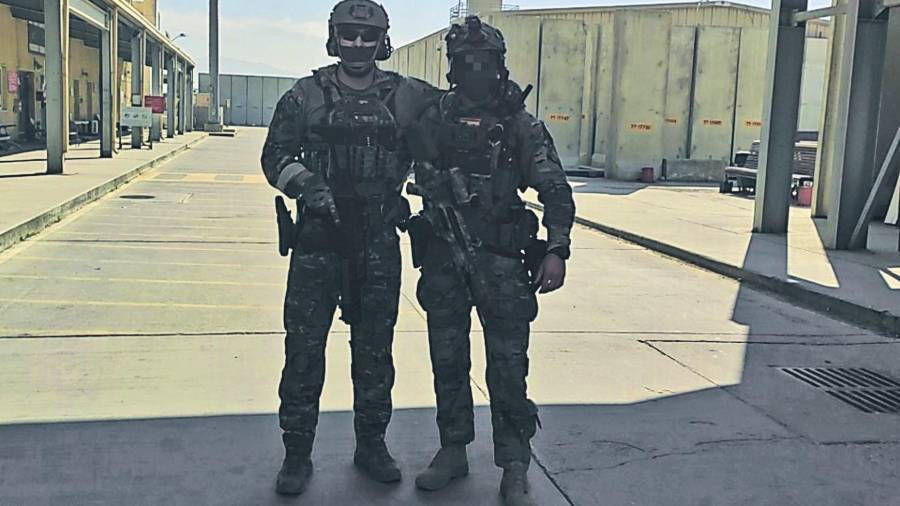 base aérea A.C.C., alias ‘Breogán’, a la izquierda, junto a otro “último de Afganistán” (Bagram). Foto: Cedida