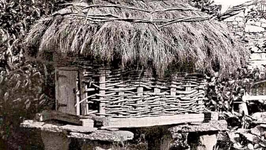 Imaxe dun cabano realizada en 1939 en Cabanas (Pontedeume). Foto: Apatrigal