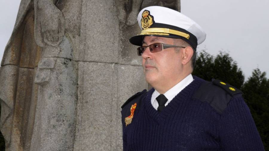 Un capellán de Ferrol lleva las riendas de la mayor ciberparroquia marítima