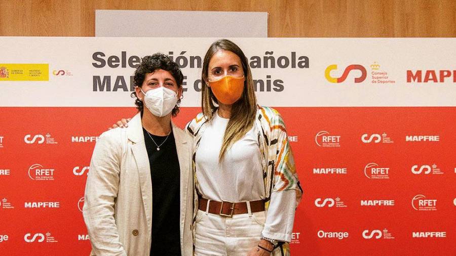 La tenista Carla Suárez con Anabel Medina. Foto: RFET