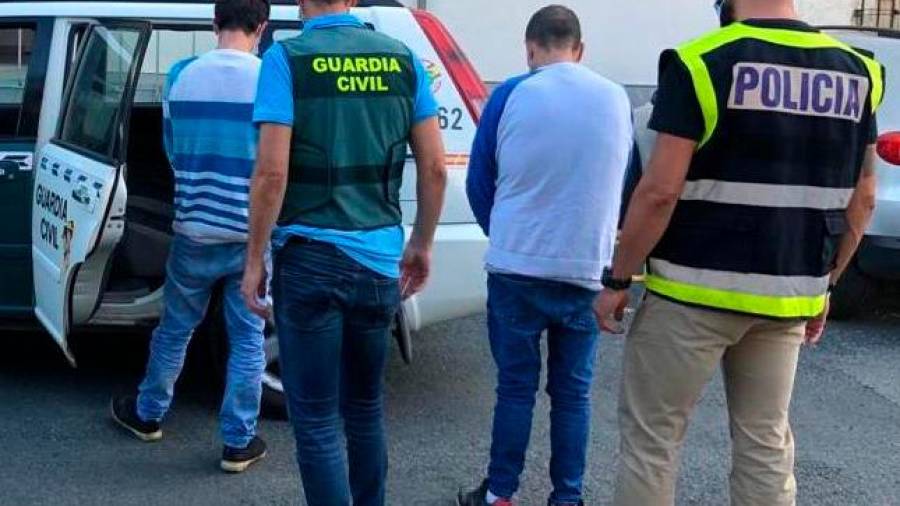 policía. Detención de varios de los integrantes de la banda. Foto: Comisaría de la Policía Nacional de Ferrol-Narón