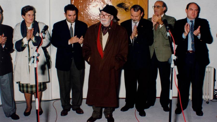 Laxeiro durante la presentación de la I Bienal que lleva su nombre en el año 1992. Foto: Concello de Lalín 
