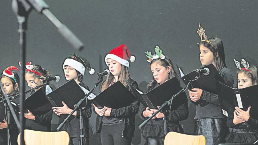 As interpretacións musicais de Rois deron a benvida ó Nadal.