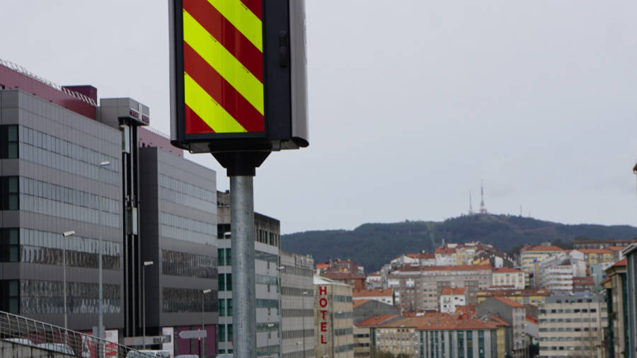 Santiago estrena un radar indetectable que multa en 6 carriles en los 2 sentidos