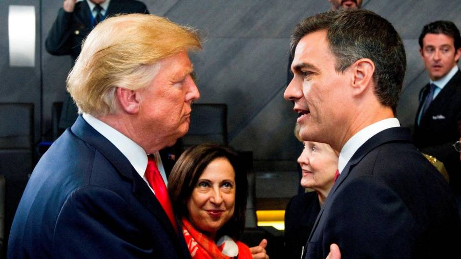 Pedro Sánchez y Donald Trump departen en uno de sus encuentros