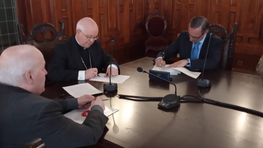 La Orden de Malta colaborará en la acogida a los peregrinos que lleguen a la Catedral de Santiago