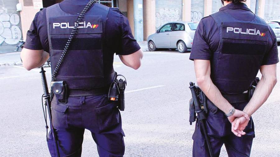 Dos agentes de la Policía Nacional. Foto: Europa Press