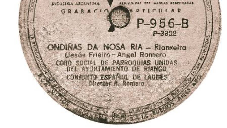 EL DISCO. Copia del disco en el que Frieiro y Romero grabaron ‘Ondiñas da nosa ría’ (añaden ‘Rianxeira’), con una letra distinta a la de la pieza actual.