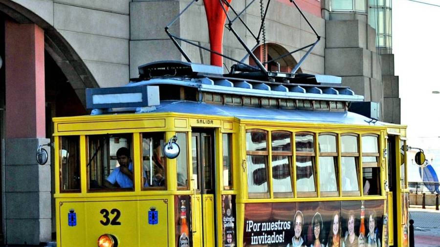 A Coruña, Vigo, Pontevedra y Ferrol disfrutaron de tranvías en el pasado siglo y llegaban hasta sus comarcas