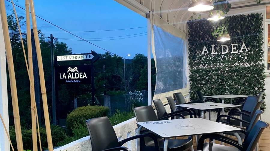 Entrada del Restaurante La Aldea, situado en Roxos.