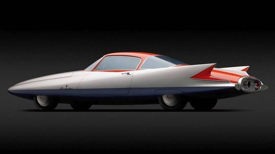 Chrysler Streamline X Gilda. Su nombre lo dice todo. El italiano Giovanni Savonuzzi se inspiró en la célebre película para bautizar este modelo creado en 1955 que podía alcanzar los 225 kilómetros por hora, una velocidad estratosférica para la época. (Fuente, www.quo.es.)